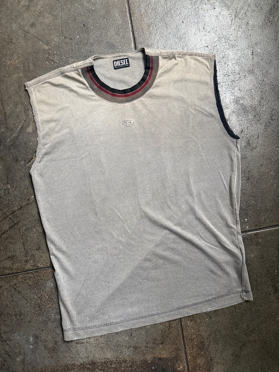 Diesel faded and Contrast Color w/ Diesel Patch sleeveless t shirt - Picture 1 of 9